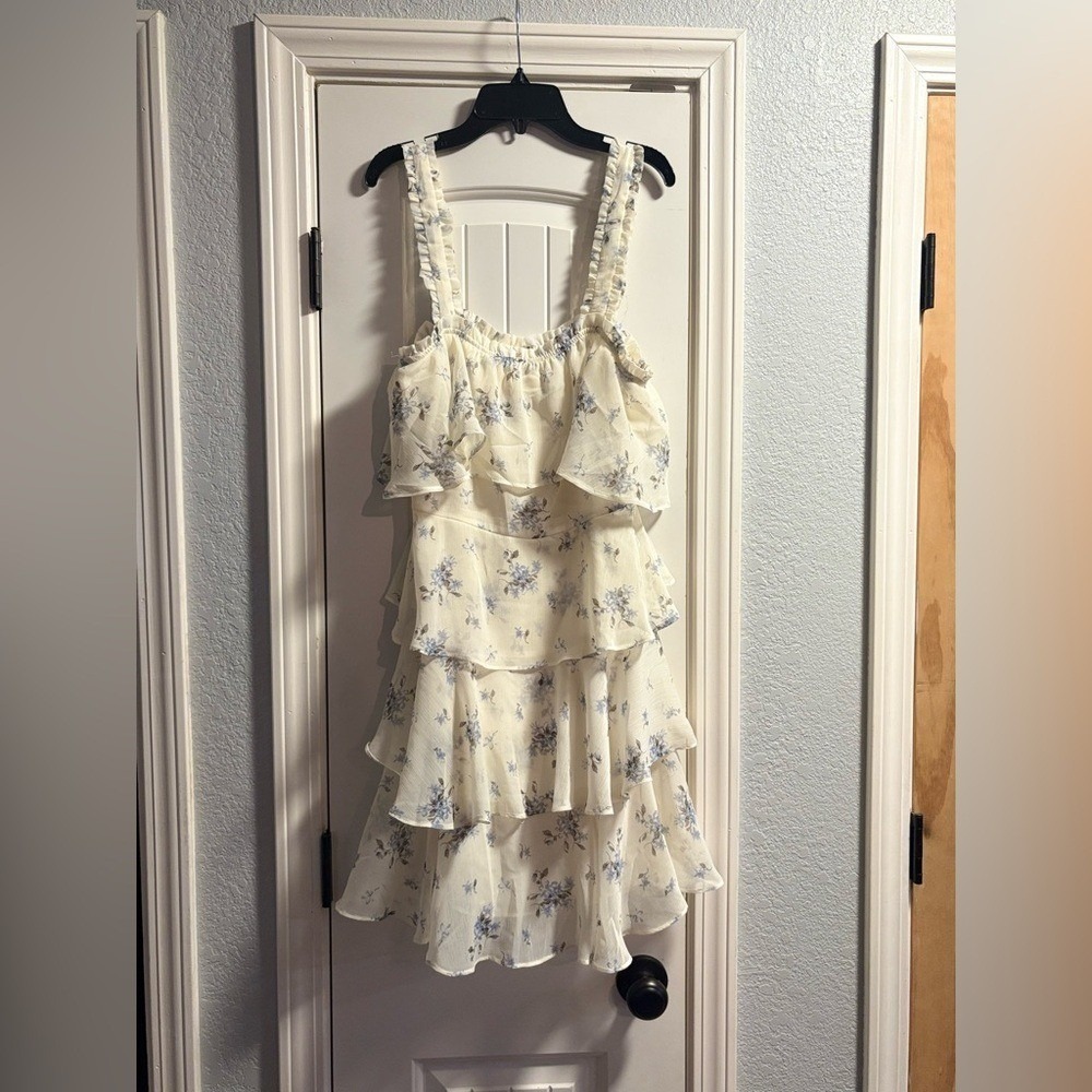 STOIIA Tiered Mini Dress Womens L Cream Blue Floral Ruffle Strap Chiffon Flowy